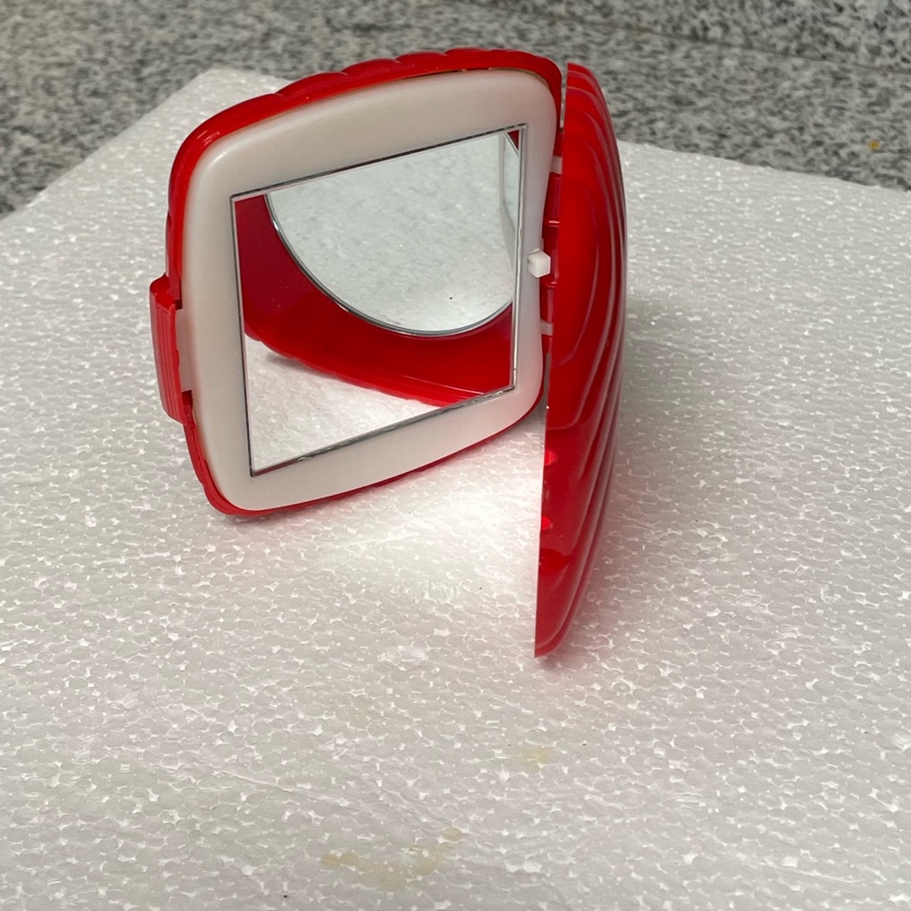 EUC Bright Red Double Mirror Compact w/both Regular and Magnified mirrors inside
